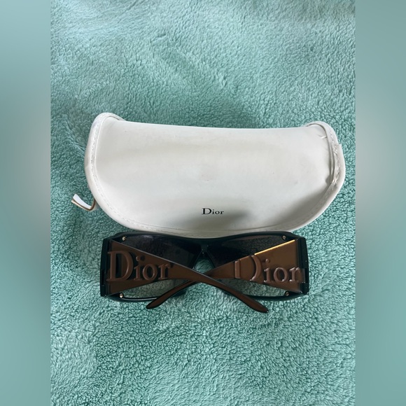 DIOR VINTAGE OVERSIZED SHIELD BROWN SUNGLASSES - Picture 4 of 4